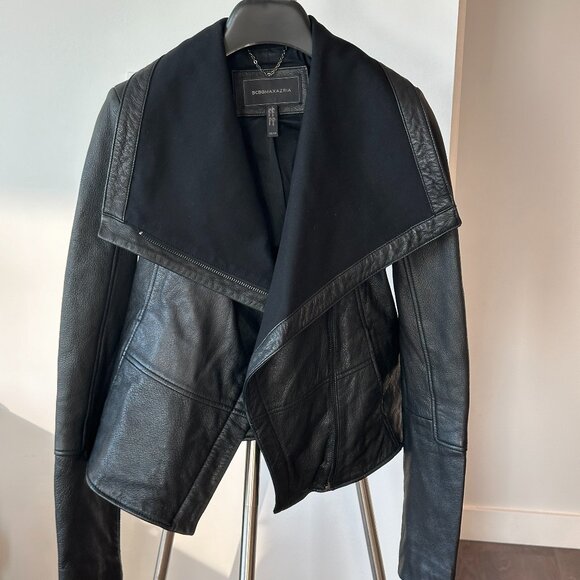 BCBG MAX AZRIA Real leather jacket Excellent condition Size XS - Picture 1 of 3